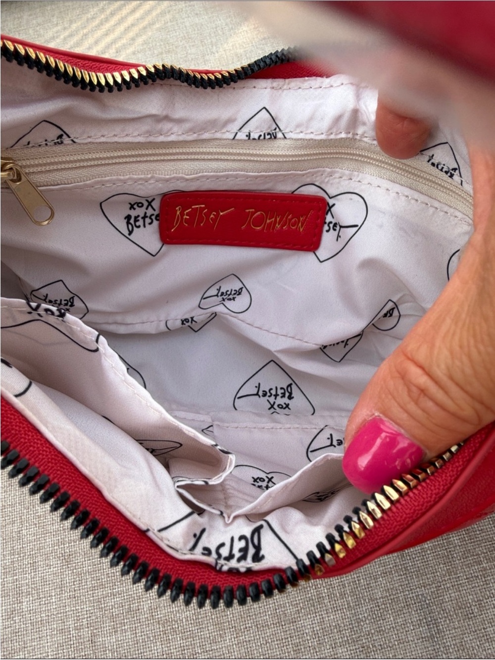 Betsey Johnson Red Heart Quilted Shoulder Bag - Picture 3 of 6